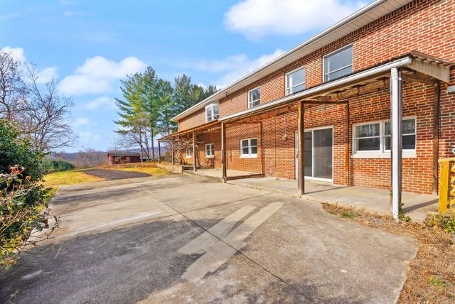 375 SEVEN PONDS RD, Amissville, VA 20106