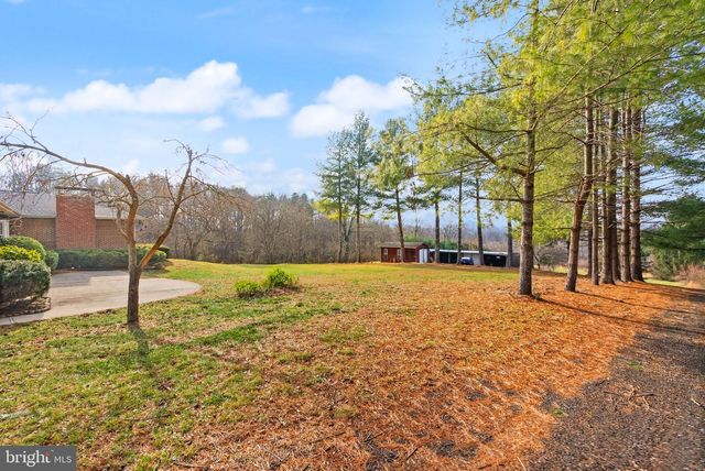 375 SEVEN PONDS RD, Amissville, VA 20106