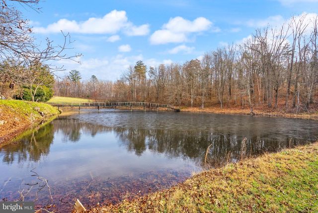 375 SEVEN PONDS RD, Amissville, VA 20106