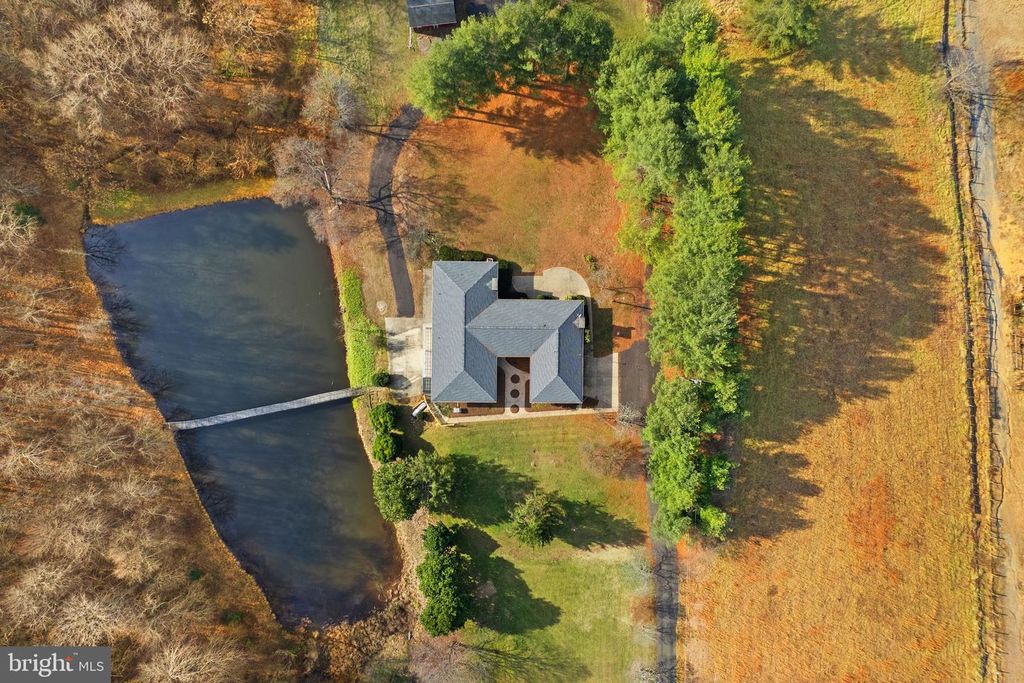 375 SEVEN PONDS RD, Amissville, VA 20106