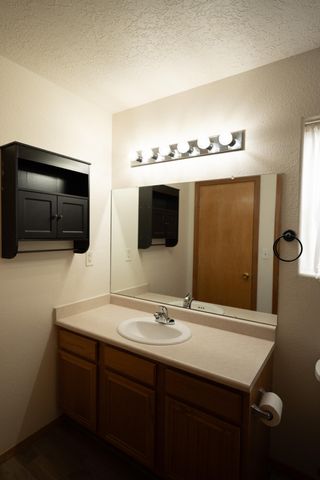 8409 Cedarcroft Road NW, Albuquerque, NM 87120