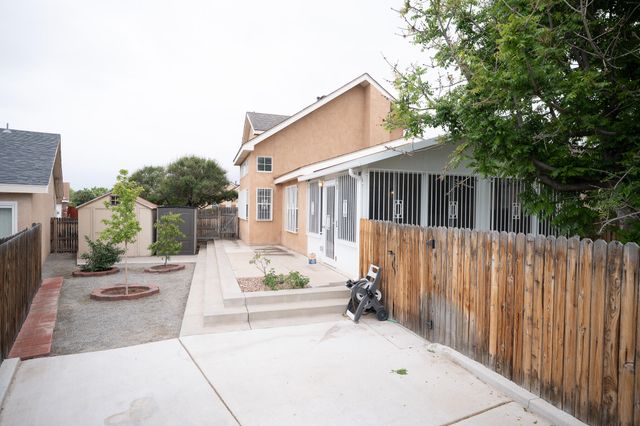 8409 Cedarcroft Road NW, Albuquerque, NM 87120