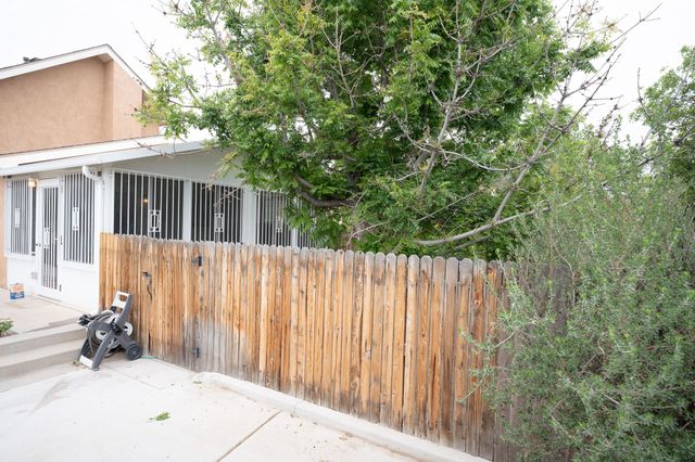 8409 Cedarcroft Road NW, Albuquerque, NM 87120