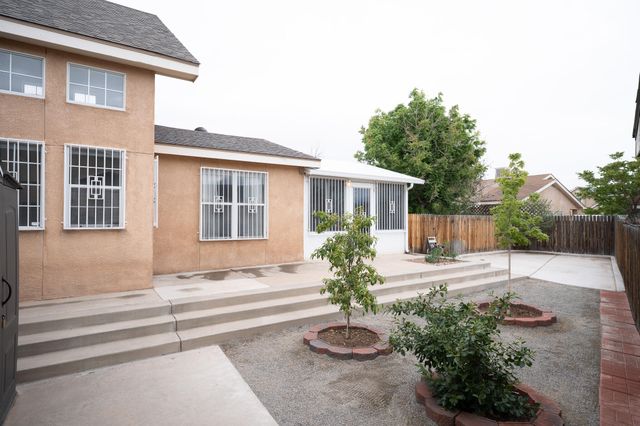 8409 Cedarcroft Road NW, Albuquerque, NM 87120
