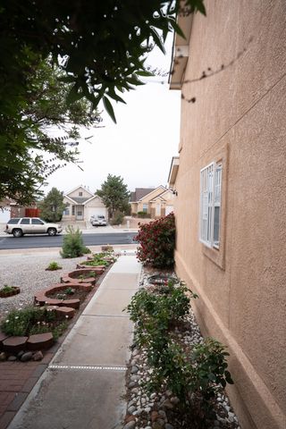 8409 Cedarcroft Road NW, Albuquerque, NM 87120