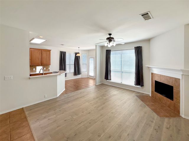 1740 Hidden Brook Drive, Grand Prairie, TX 75050