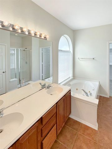 1740 Hidden Brook Drive, Grand Prairie, TX 75050