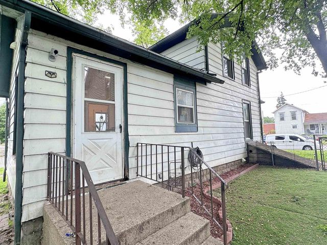 102 Union Street, Janesville, WI 53548