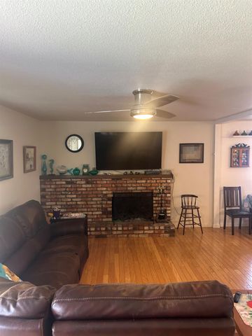 1229 Eastridge Dr, Modesto, CA 95355