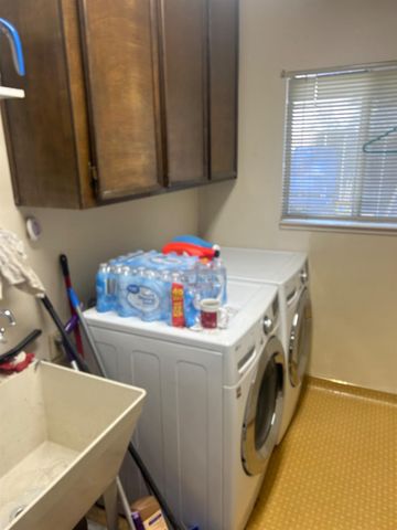 1229 Eastridge Dr, Modesto, CA 95355