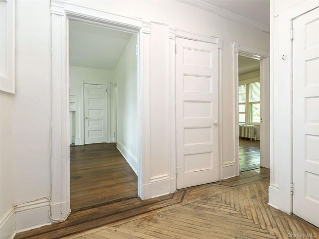42 Central Avenue 7, Sea Cliff, NY 11579