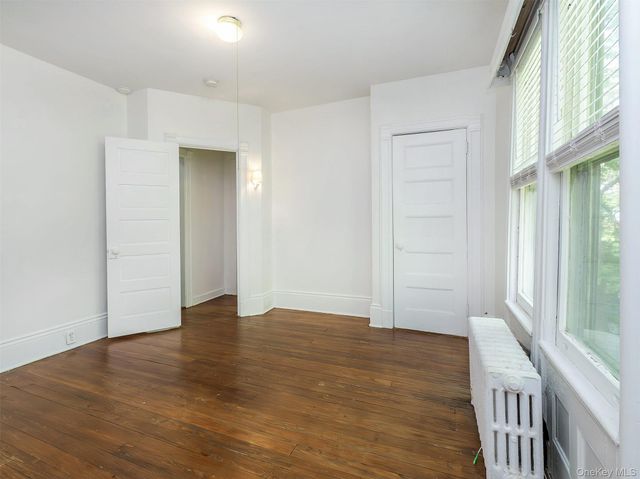 42 Central Avenue 7, Sea Cliff, NY 11579