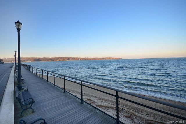 42 Central Avenue 7, Sea Cliff, NY 11579