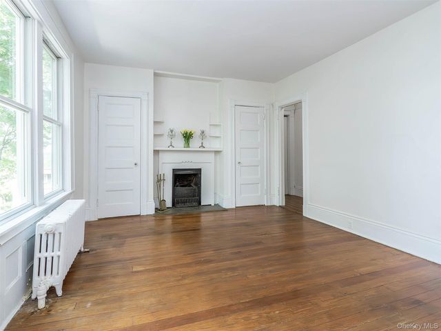 42 Central Avenue 7, Sea Cliff, NY 11579
