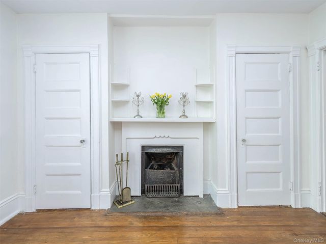 42 Central Avenue 7, Sea Cliff, NY 11579