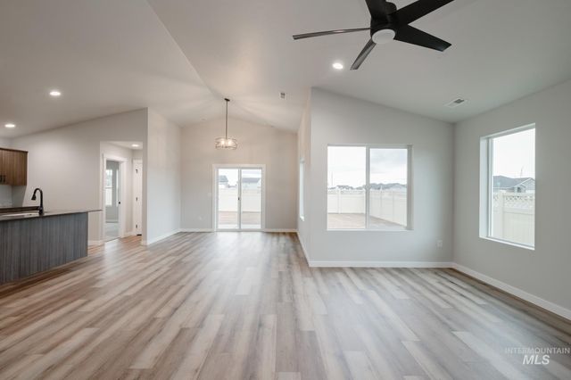 5401 S Desert Cactus Ave, Meridian, ID 83642