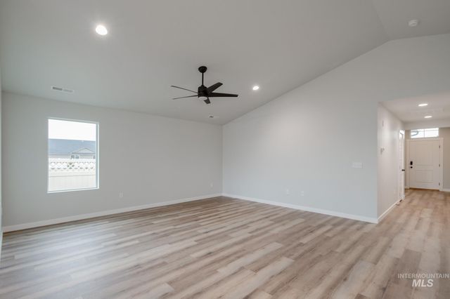 5401 S Desert Cactus Ave, Meridian, ID 83642