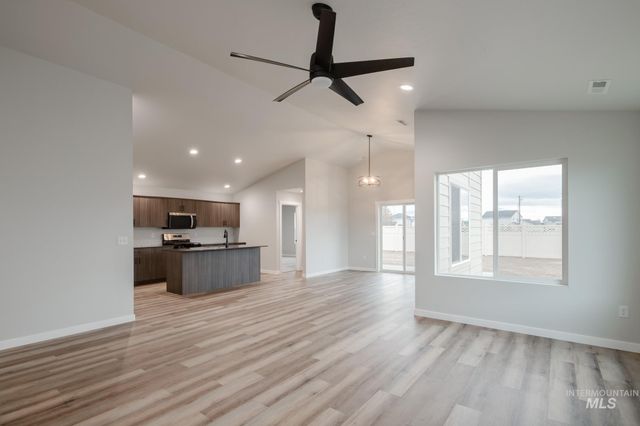 5401 S Desert Cactus Ave, Meridian, ID 83642