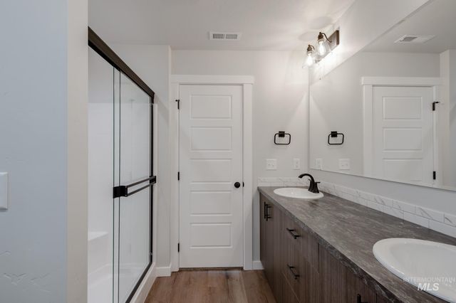 5401 S Desert Cactus Ave, Meridian, ID 83642