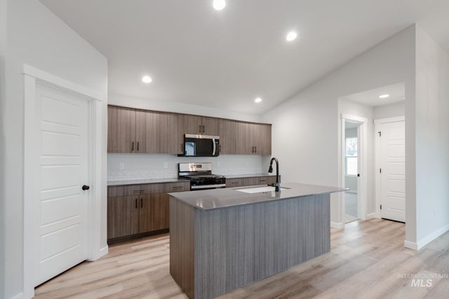 5401 S Desert Cactus Ave, Meridian, ID 83642