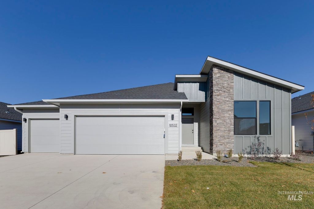 5401 S Desert Cactus Ave, Meridian, ID 83642