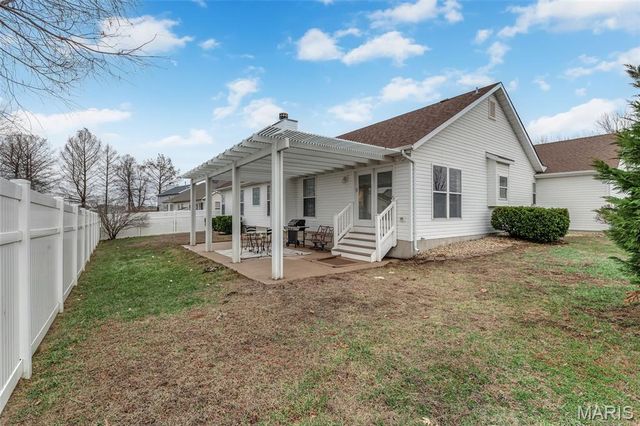 3315 Silvertrail Drive, St Charles, MO 63301