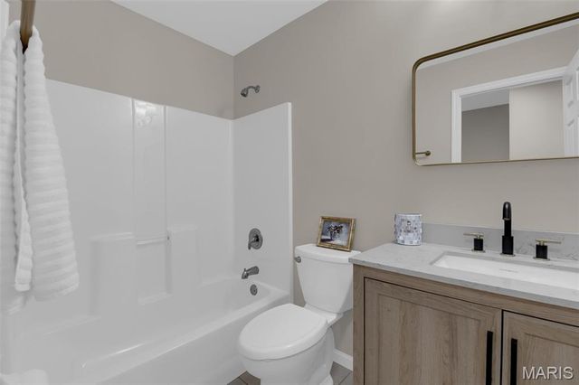 3315 Silvertrail Drive, St Charles, MO 63301