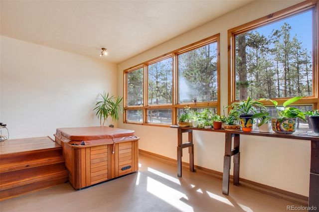 725 Sunnywood Loop, Woodland Park, CO 80863