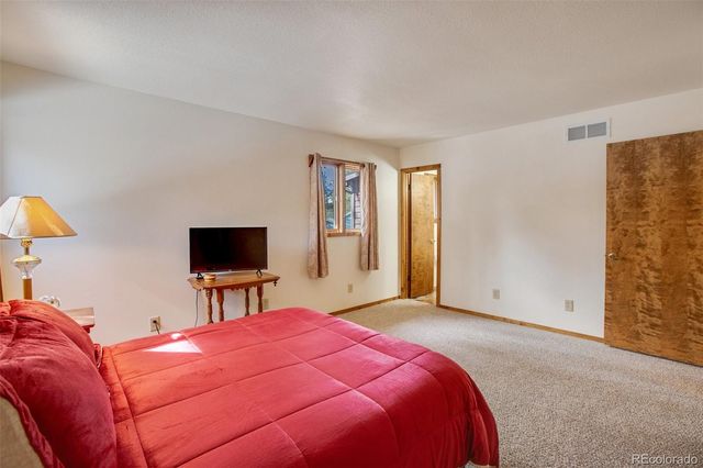 725 Sunnywood Loop, Woodland Park, CO 80863