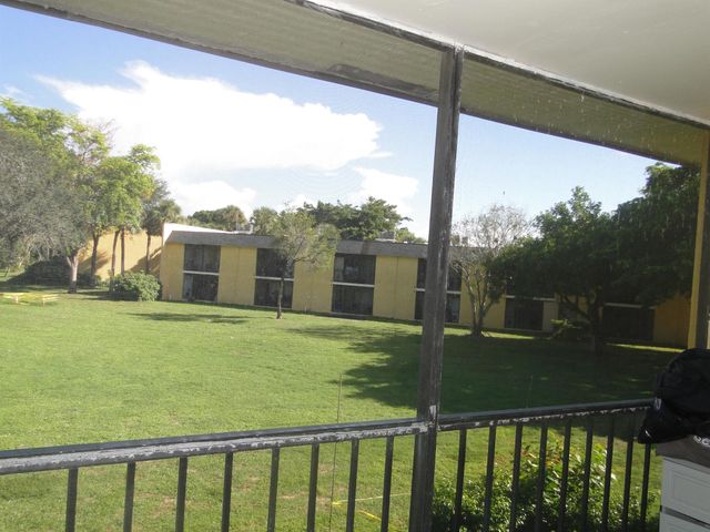 1215 Meadows Circle 1215, Boynton Beach, FL 33436