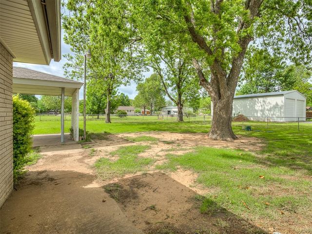 508 E Main St, Tuttle, OK 73089