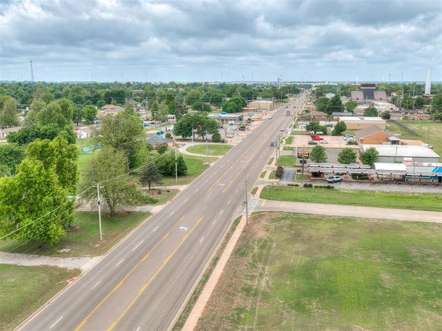 508 E Main St, Tuttle, OK 73089