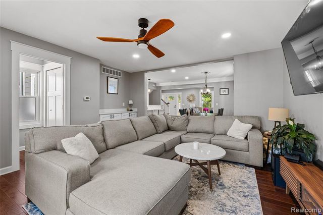 818 Mohawk Avenue, Royal Oak, MI 48067