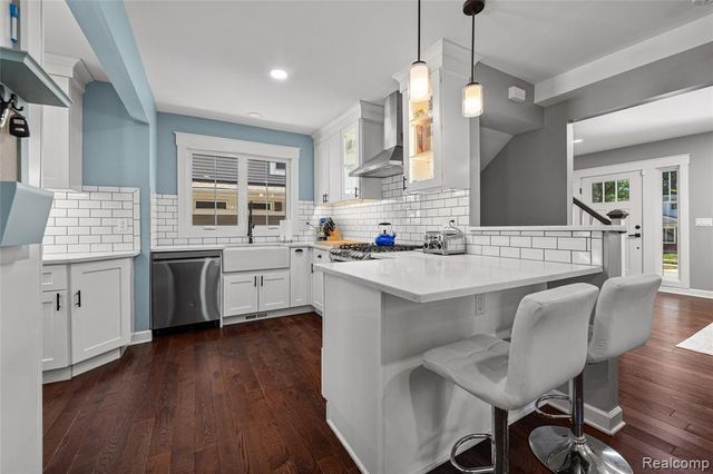 818 Mohawk Avenue, Royal Oak, MI 48067