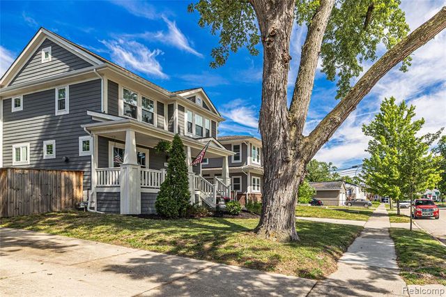 818 Mohawk Avenue, Royal Oak, MI 48067