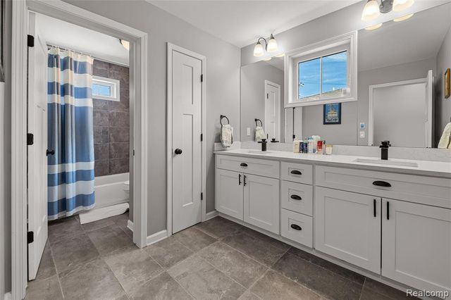818 Mohawk Avenue, Royal Oak, MI 48067