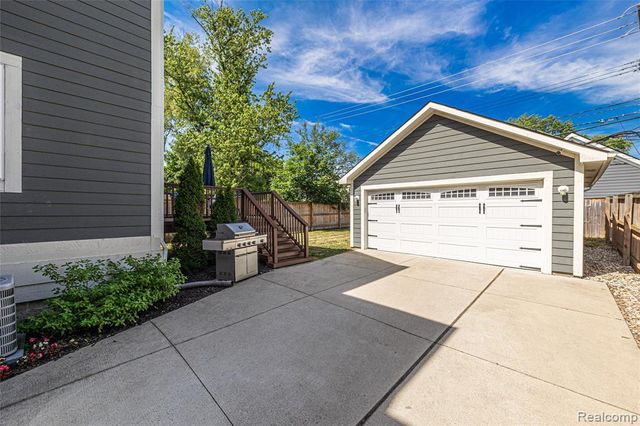 818 Mohawk Avenue, Royal Oak, MI 48067