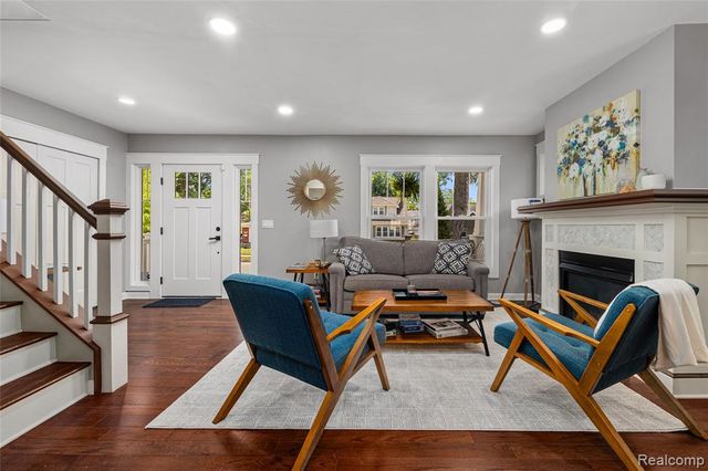 818 Mohawk Avenue, Royal Oak, MI 48067