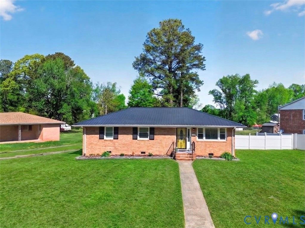 1723 W Clara Dr, Petersburg, VA 23803