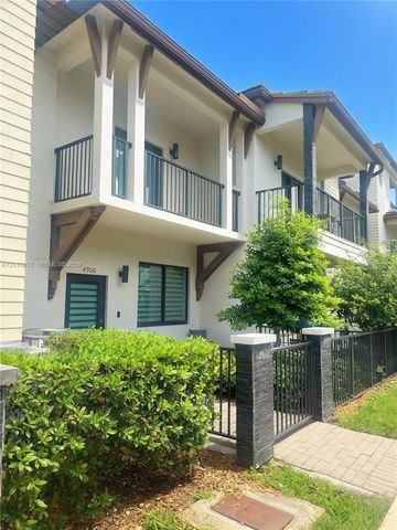 4906 NW 83rd Path, Doral, FL 33166