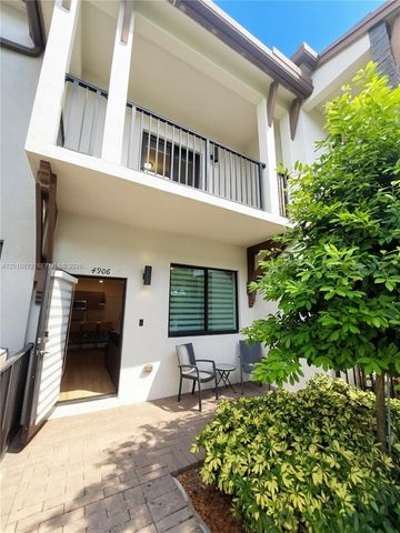 4906 NW 83rd Path, Doral, FL 33166