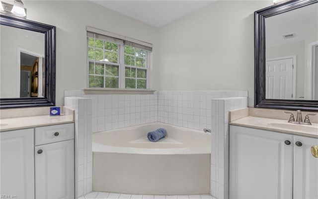 3545 Sandy Point KY, Virginia Beach, VA 23452