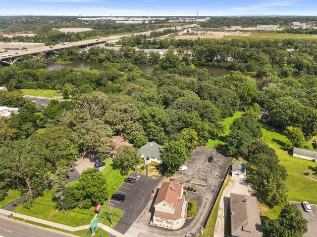 319 S Lincolnway Street, North Aurora, IL 60542