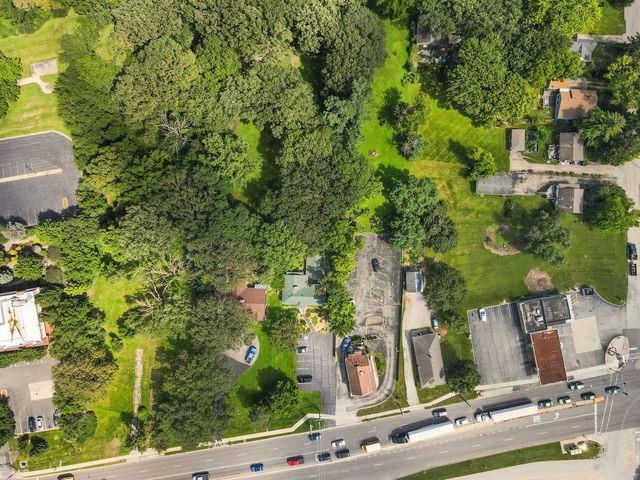 319 S Lincolnway Street, North Aurora, IL 60542
