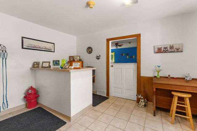 319 S Lincolnway Street, North Aurora, IL 60542