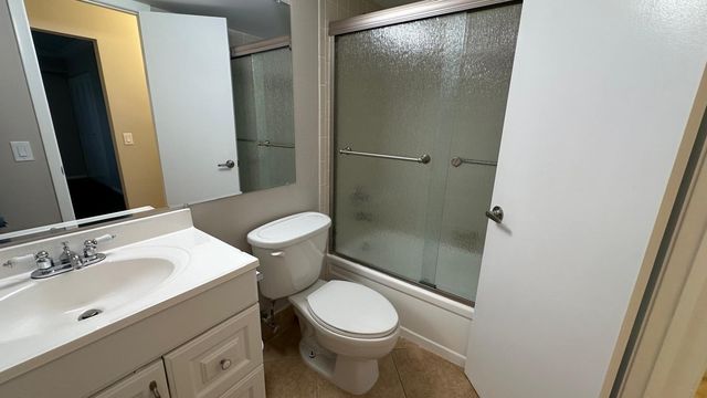 3300 W Rolling Hills Circle 708, Davie, FL 33328