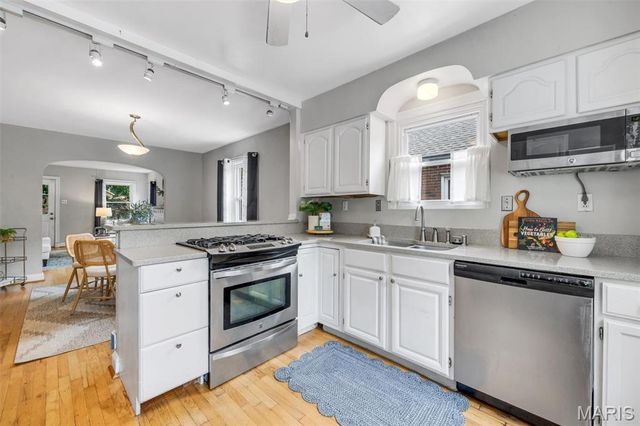 7520 Drexel Drive, St Louis, MO 63130