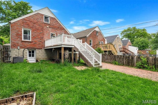 7520 Drexel Drive, St Louis, MO 63130
