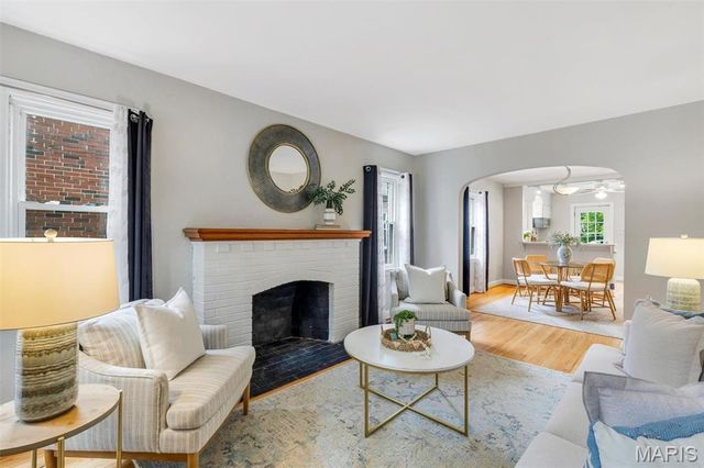 7520 Drexel Drive, St Louis, MO 63130