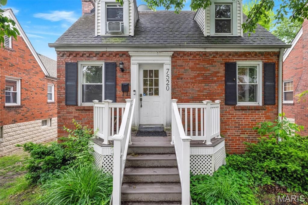 7520 Drexel Drive, St Louis, MO 63130